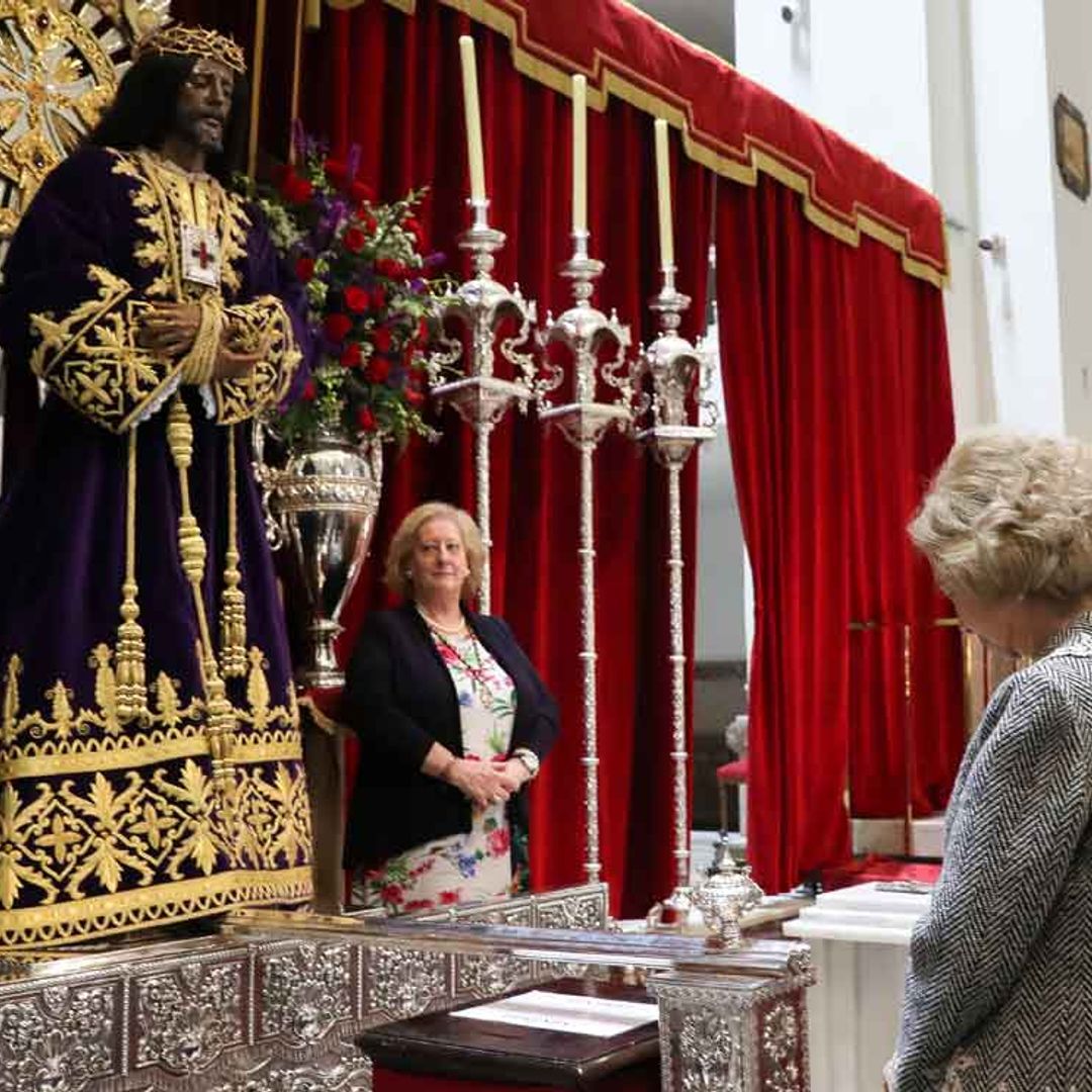 Doña Sofía, ante el Cristo de Medinaceli, pero sin besapiés por el coronavirus