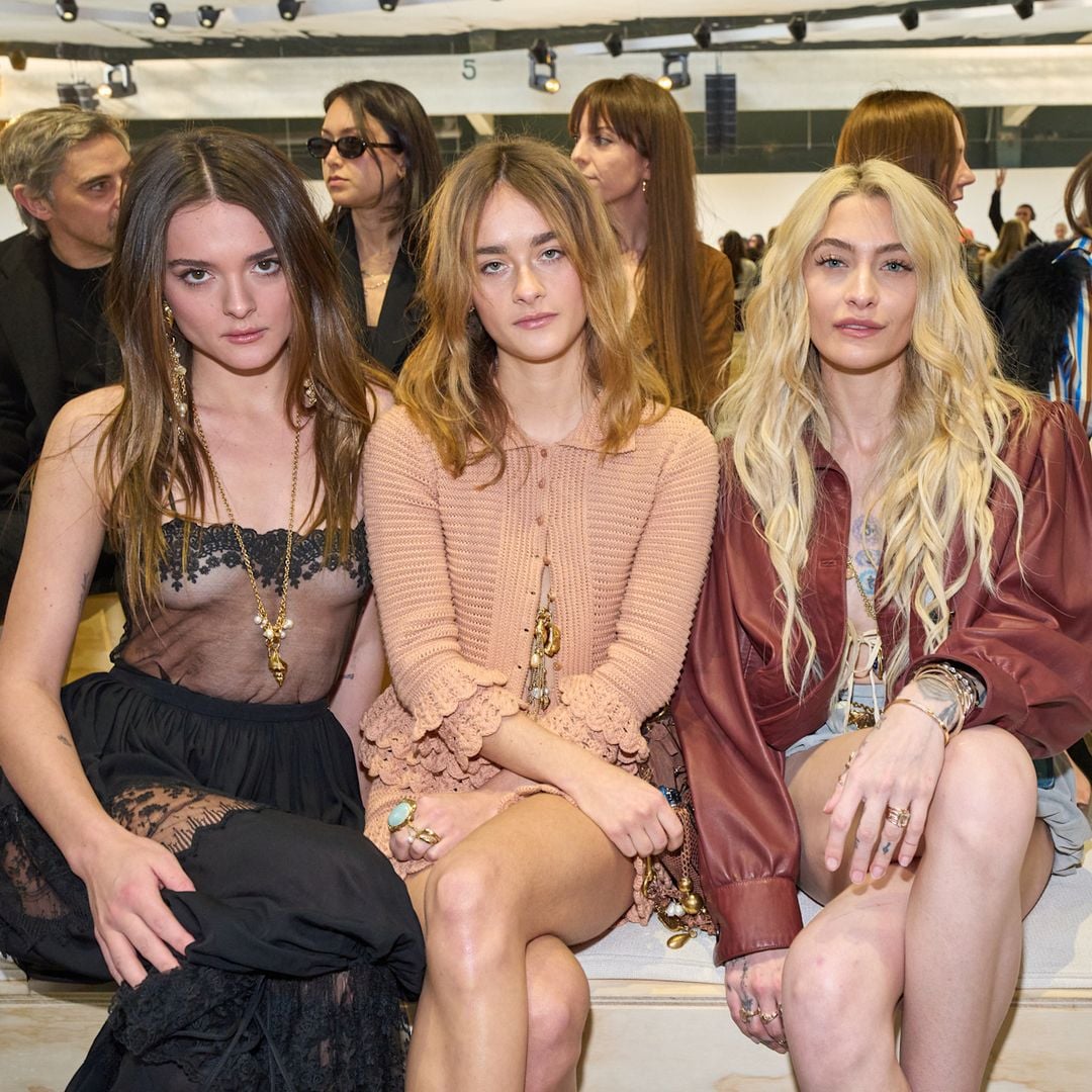 Paris Jackson, Charlotte Lawrence y Lily James en el 'front row' de Chloé