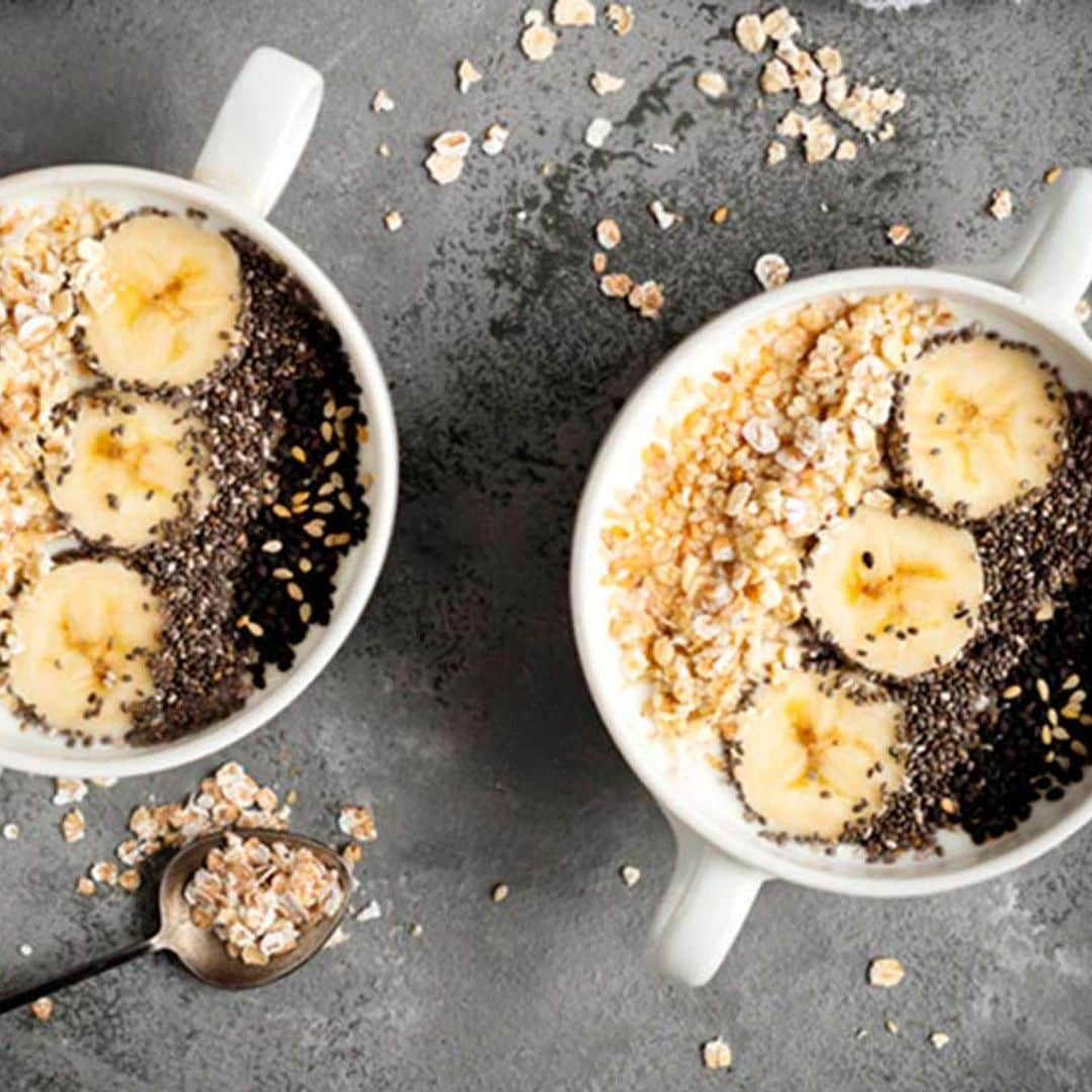 'Porridge' con plátano, arroz inflado y semillas