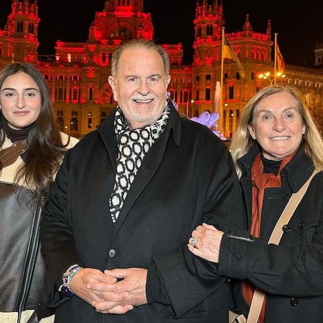 ra l de molina con su esposa e hija