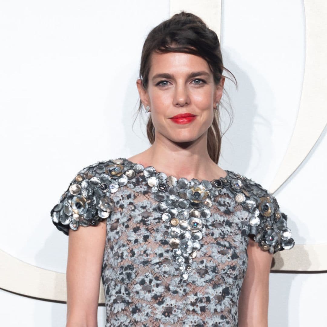 Carlota Casiraghi deslumbra en la Ópera de París con un vestido semitransparente de más de 12.000 euros