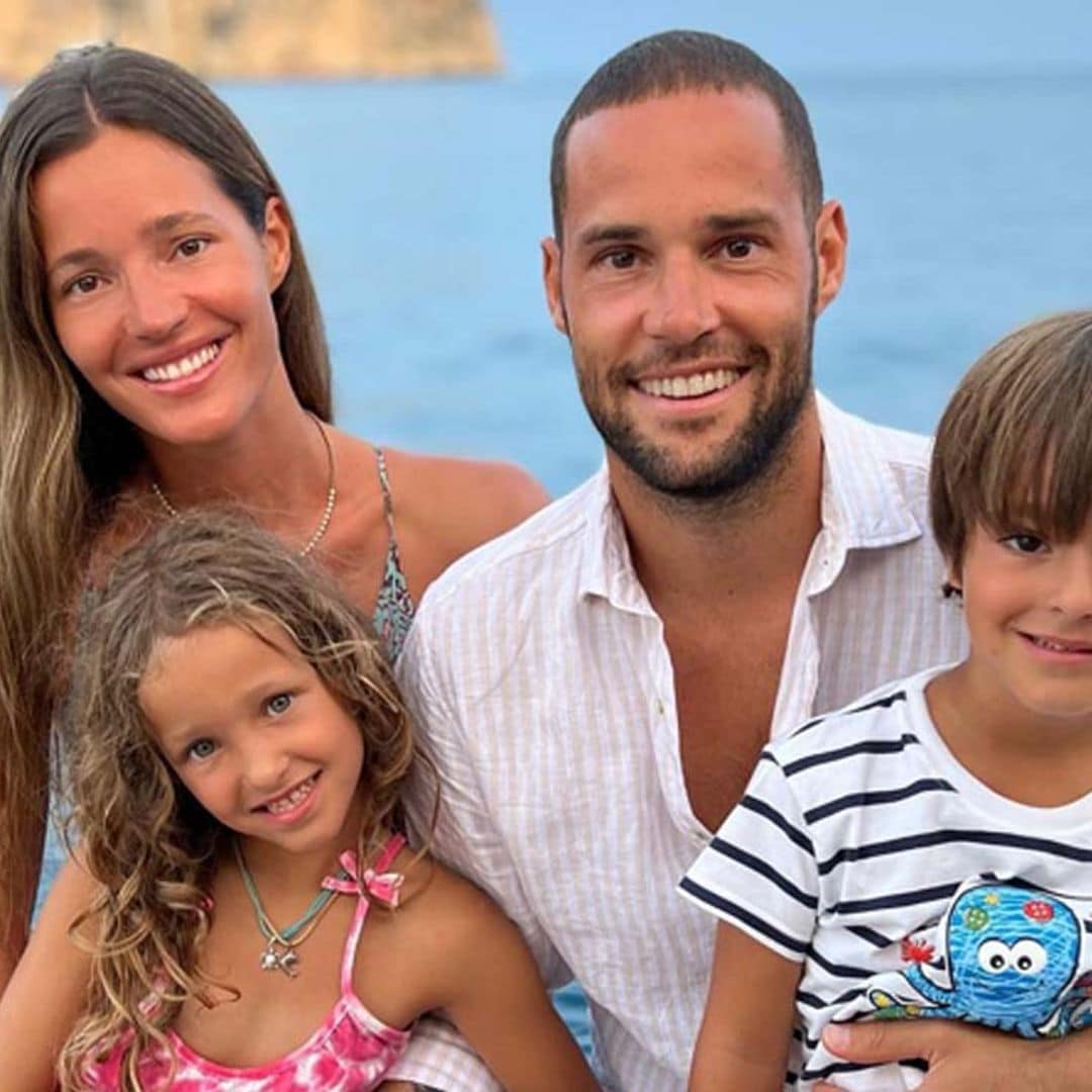 Malena Costa y Mario Suárez: playa y una original tarta para celebrar el cumple de su hijo