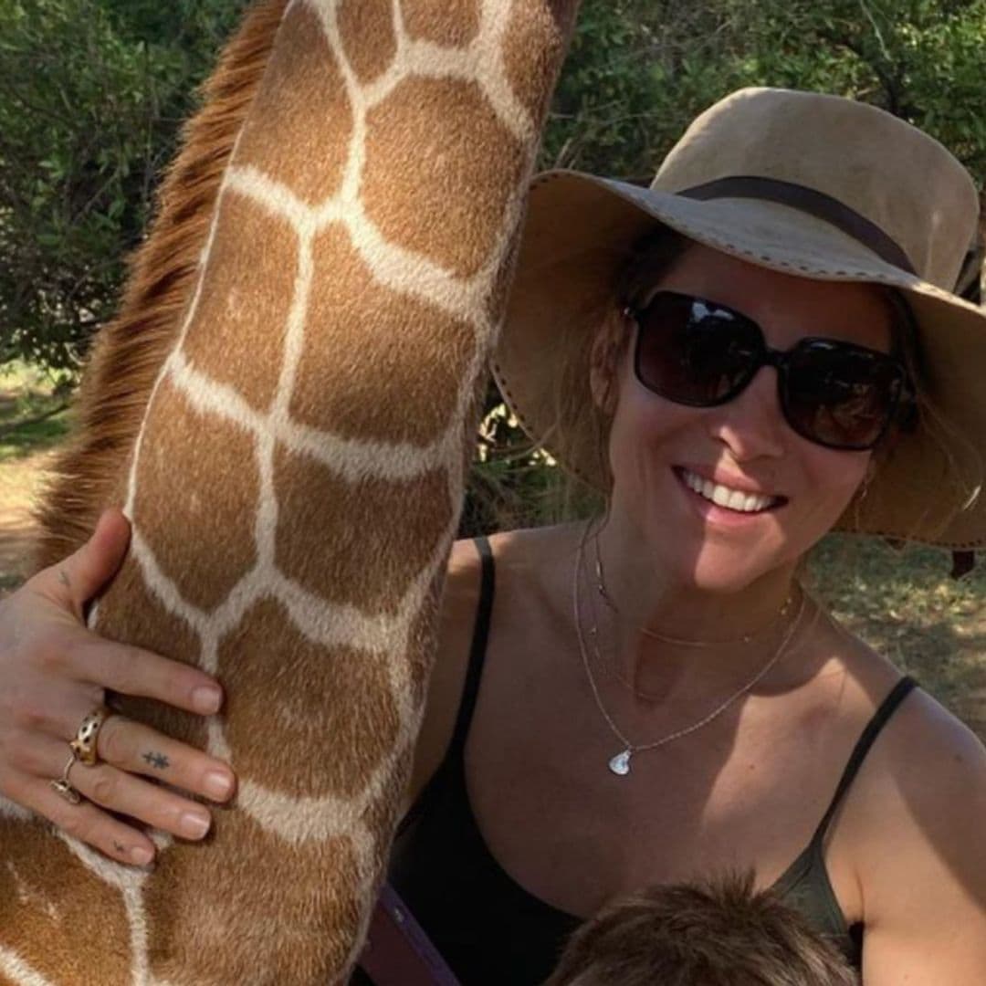 ¡Galopando entre jirafas! La inolvidable experiencia africana de Elsa Pataky con sus hijos