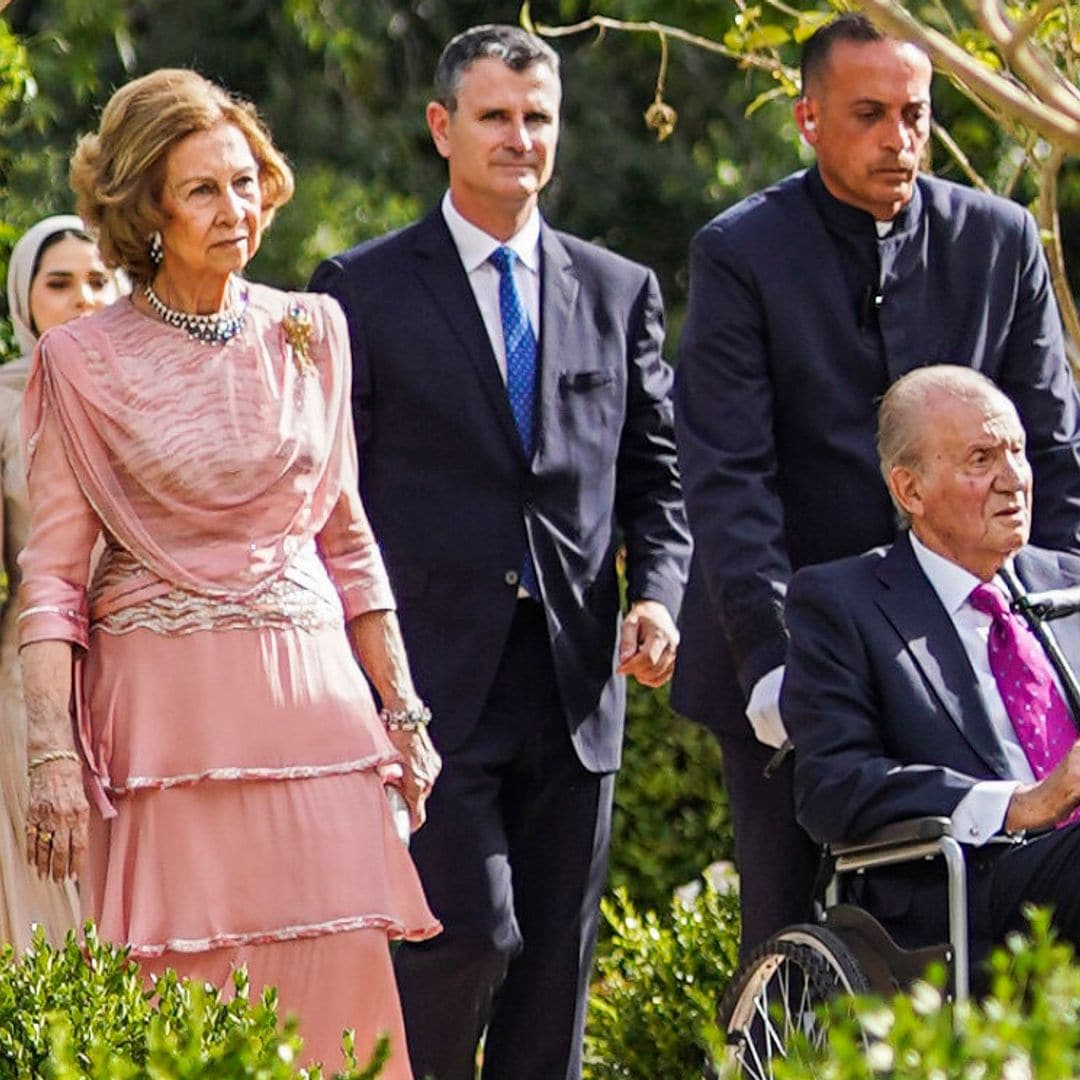 Los reyes Juan Carlos y Sofía acuden juntos al enlace real del heredero Hussein de Jordania