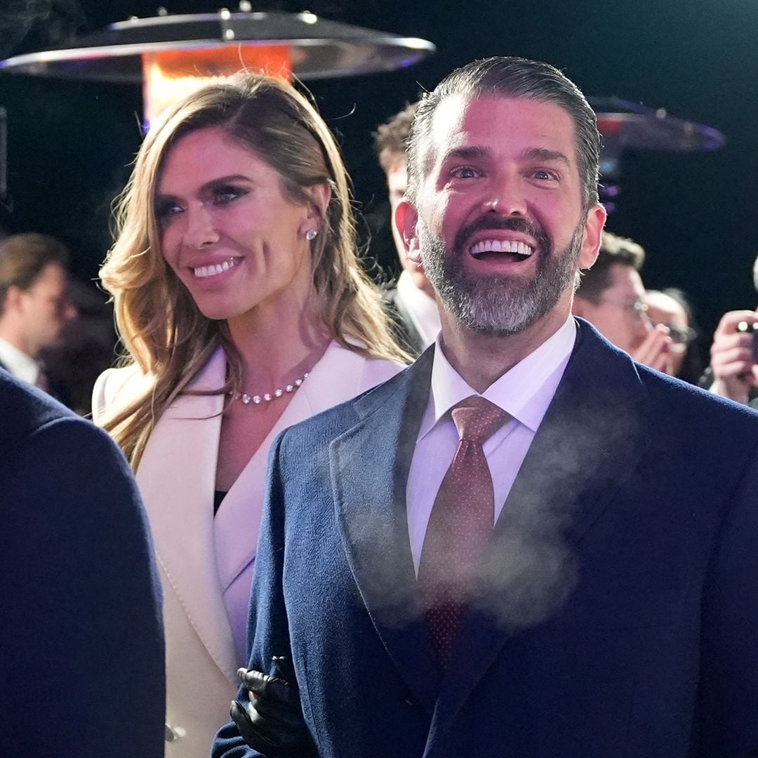 Donald Trump Jr. aparece en público con Bettina Anderson durante las festividades de la investidura