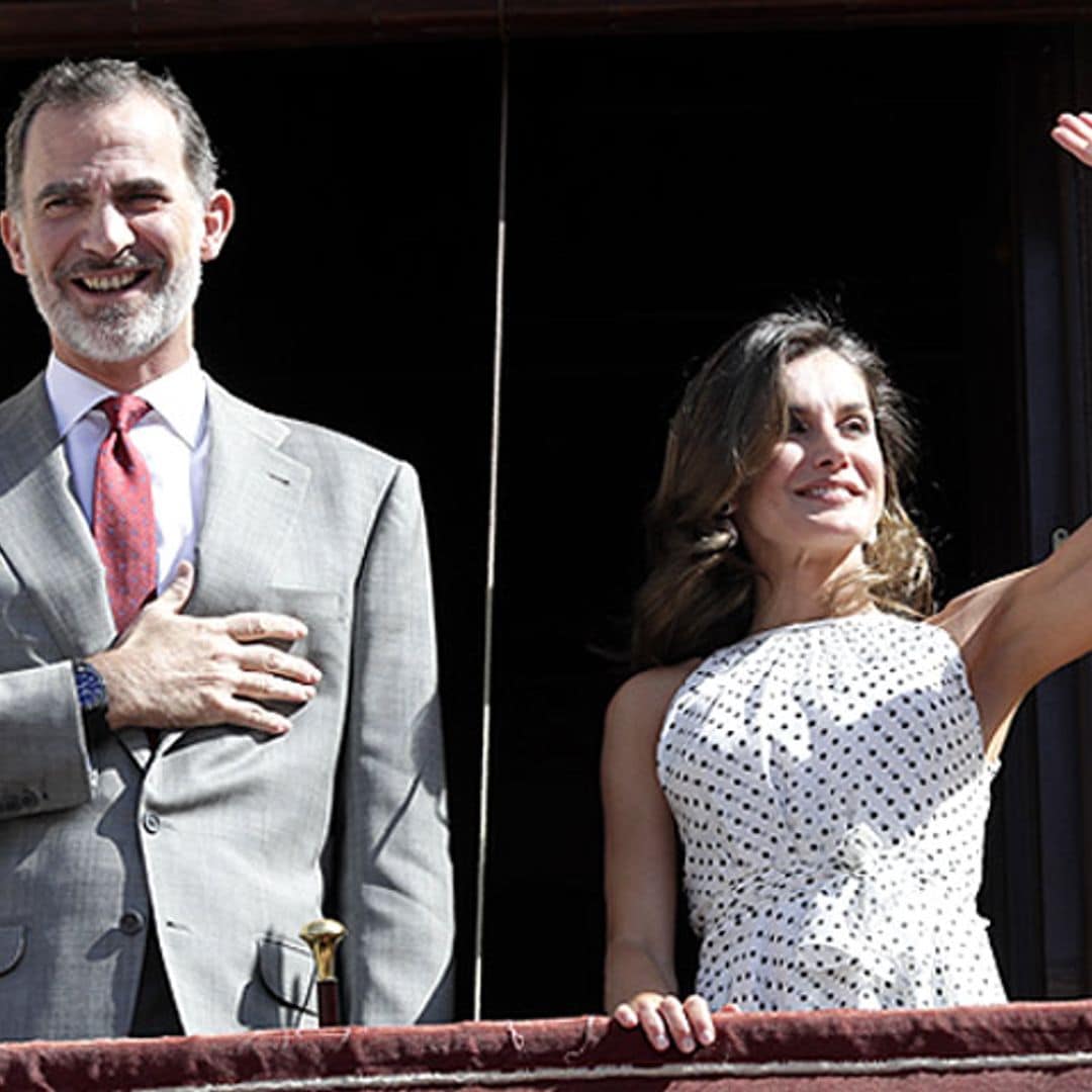 ¡Lleno total! Don Felipe y doña Letizia viven el día grande de Bailén