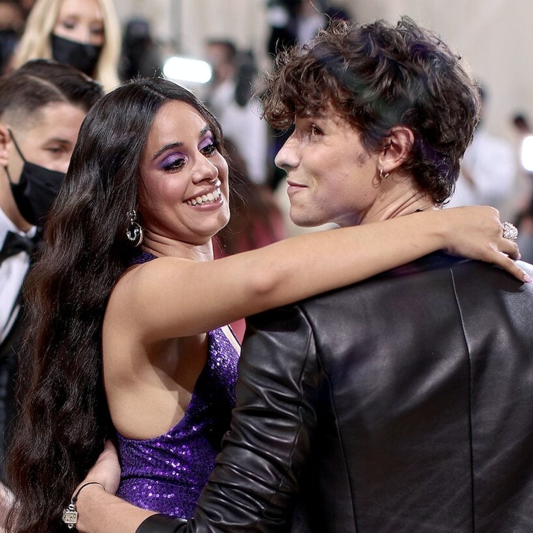 Camila Cabello y Shawn Mendes se dejan ver de la mano por las calles de Santa Mónica