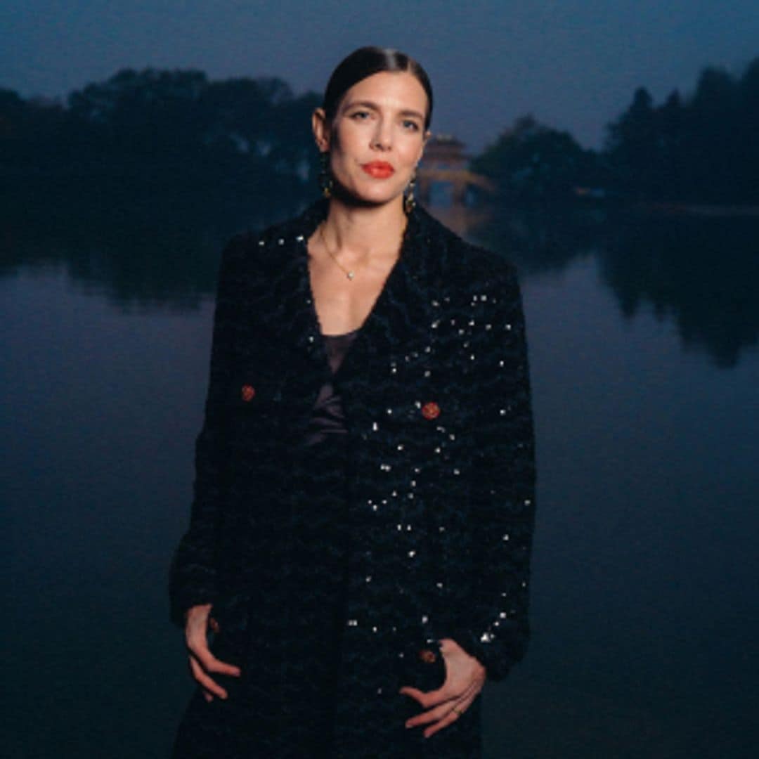 Carlota Casiraghi y más invitadas estilosas en el exclusivo desfile de Chanel en China