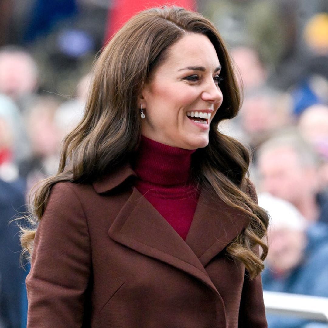 Kate Middleton se supera con su nueva fórmula para marcar cintura