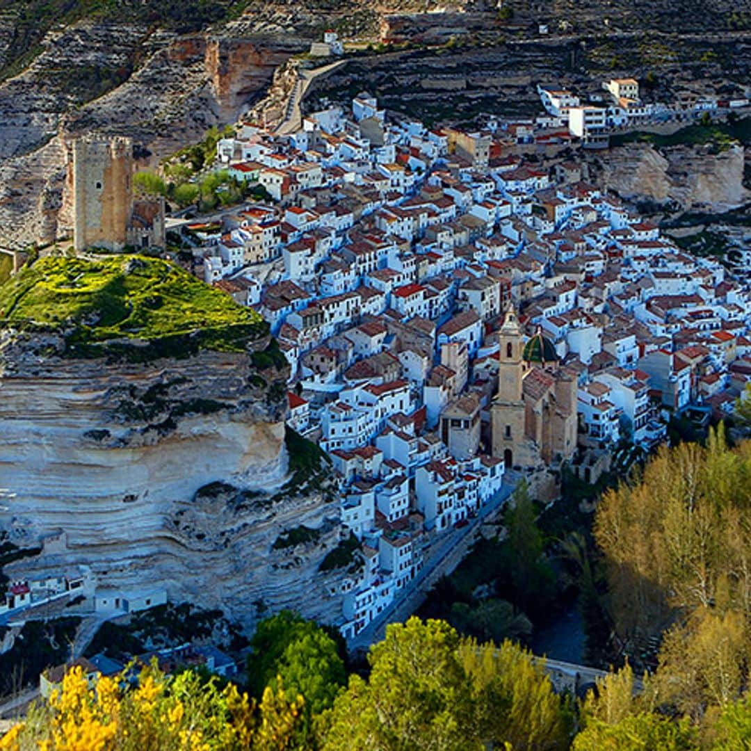 Alcalá de Júcar, un cañón, un castillo, cuevas y aventuras en el río