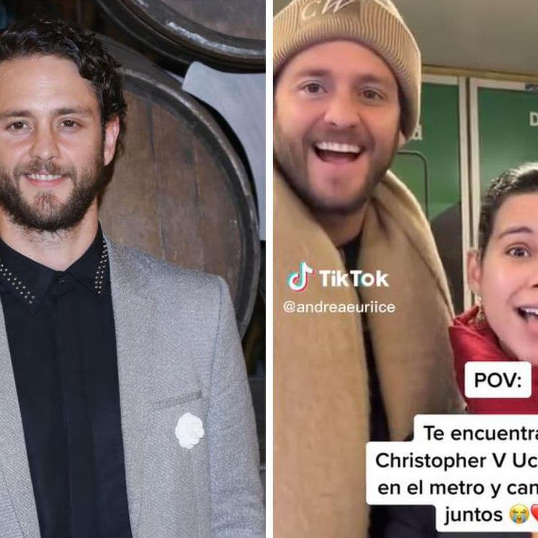 Christopher Uckermann canta con una fan en el metro de Suecia