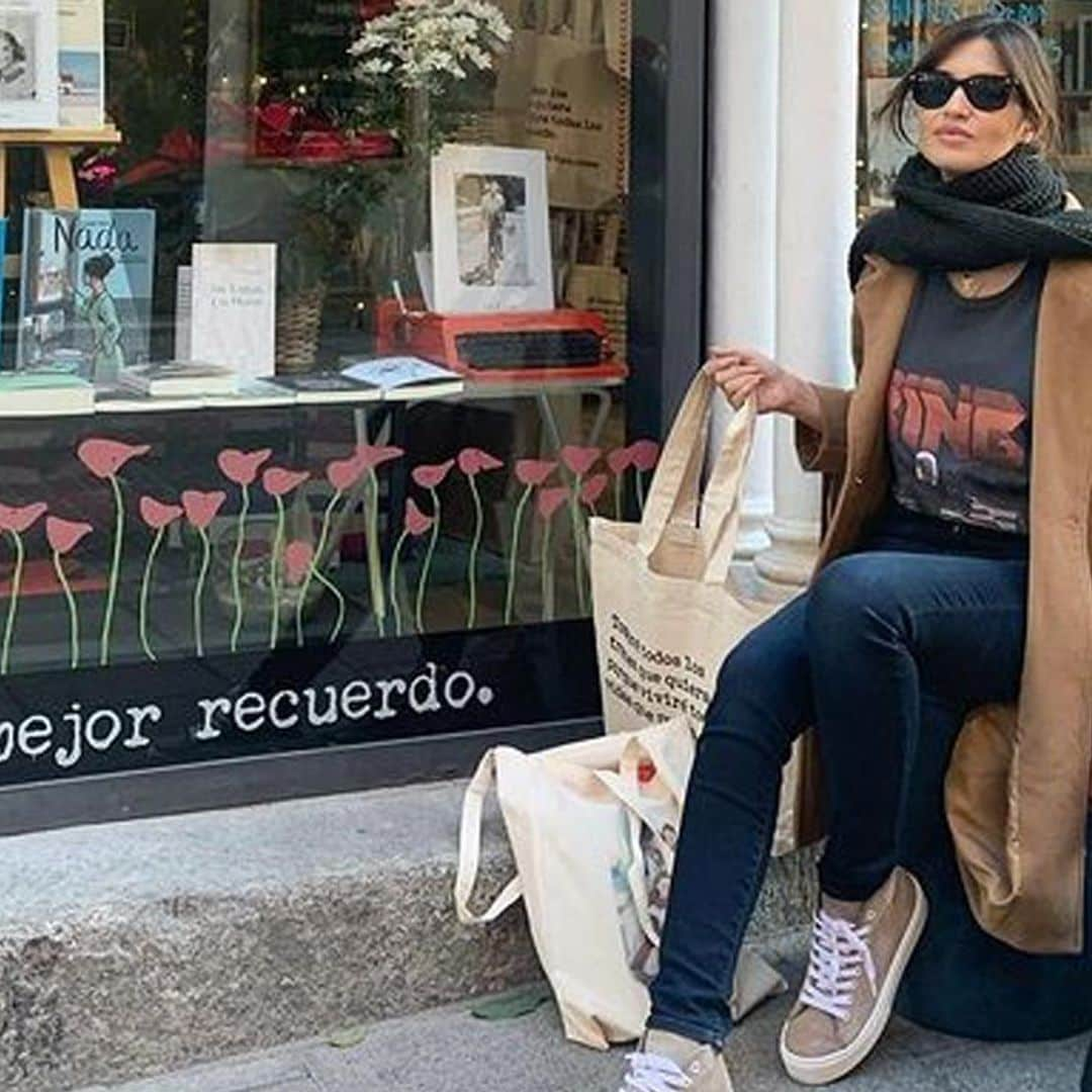 Las zapatillas que Sara Carbonero y otras chicas que inspiran a las españolas llevan en invierno