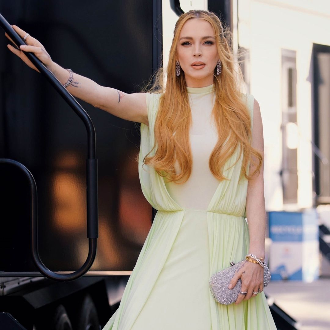 El inesperado vestido 'princesa' con el que Lindsay Lohan confirma su nueva era en el cine