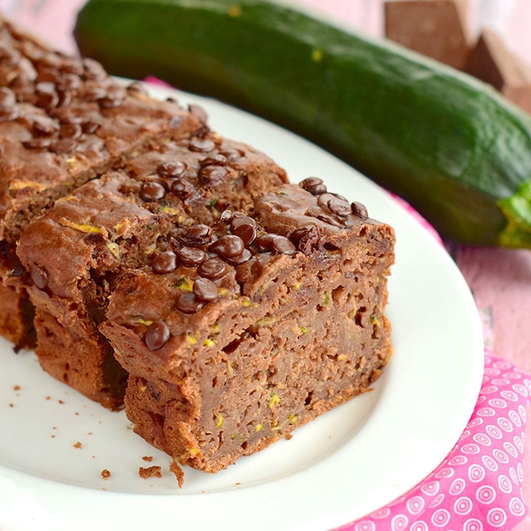 Bizcocho de calabacín y chocolate con aroma de limón