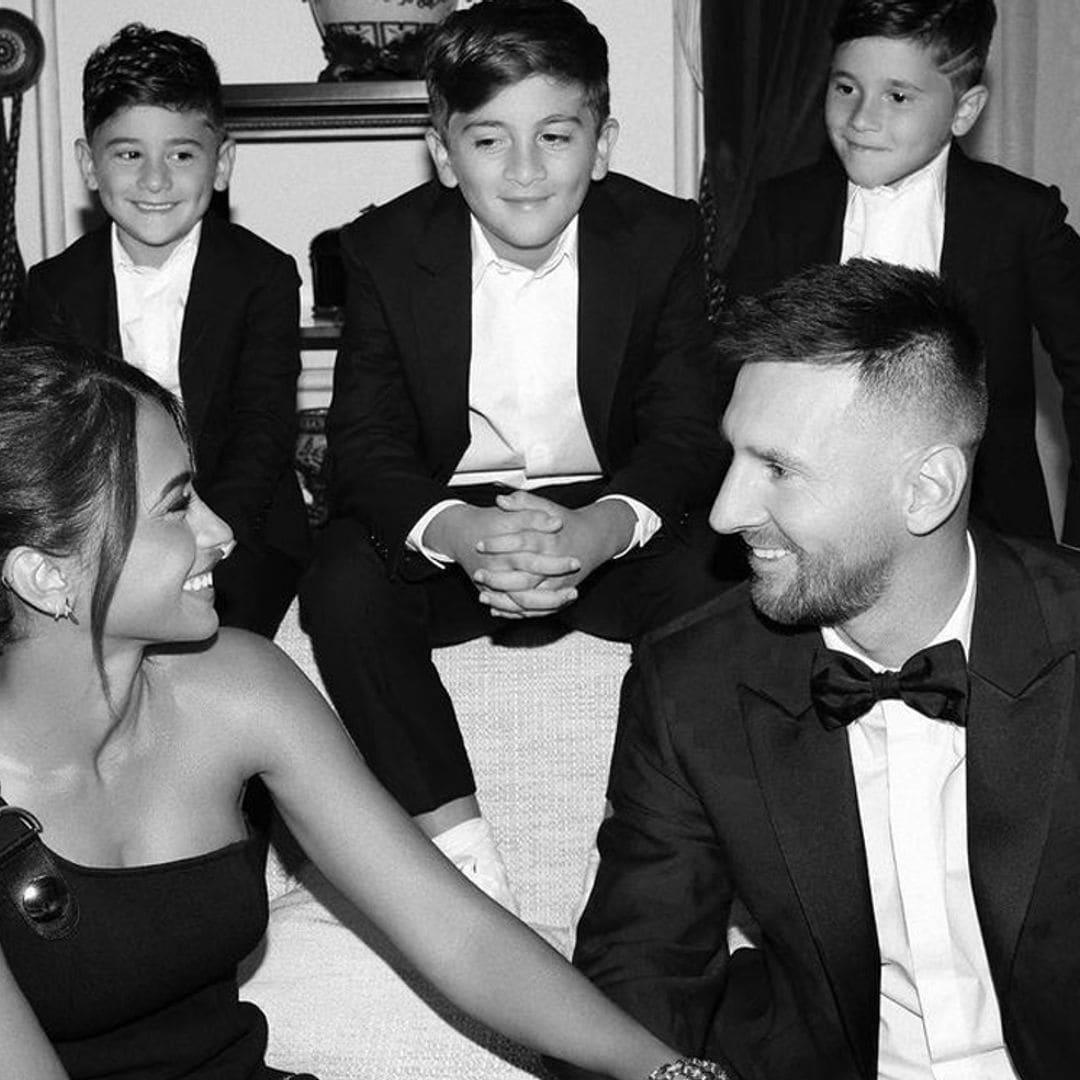 Leo Messi y Antonela Roccuzzo, felices y radiantes con sus tres hijos en su posado más espectacular