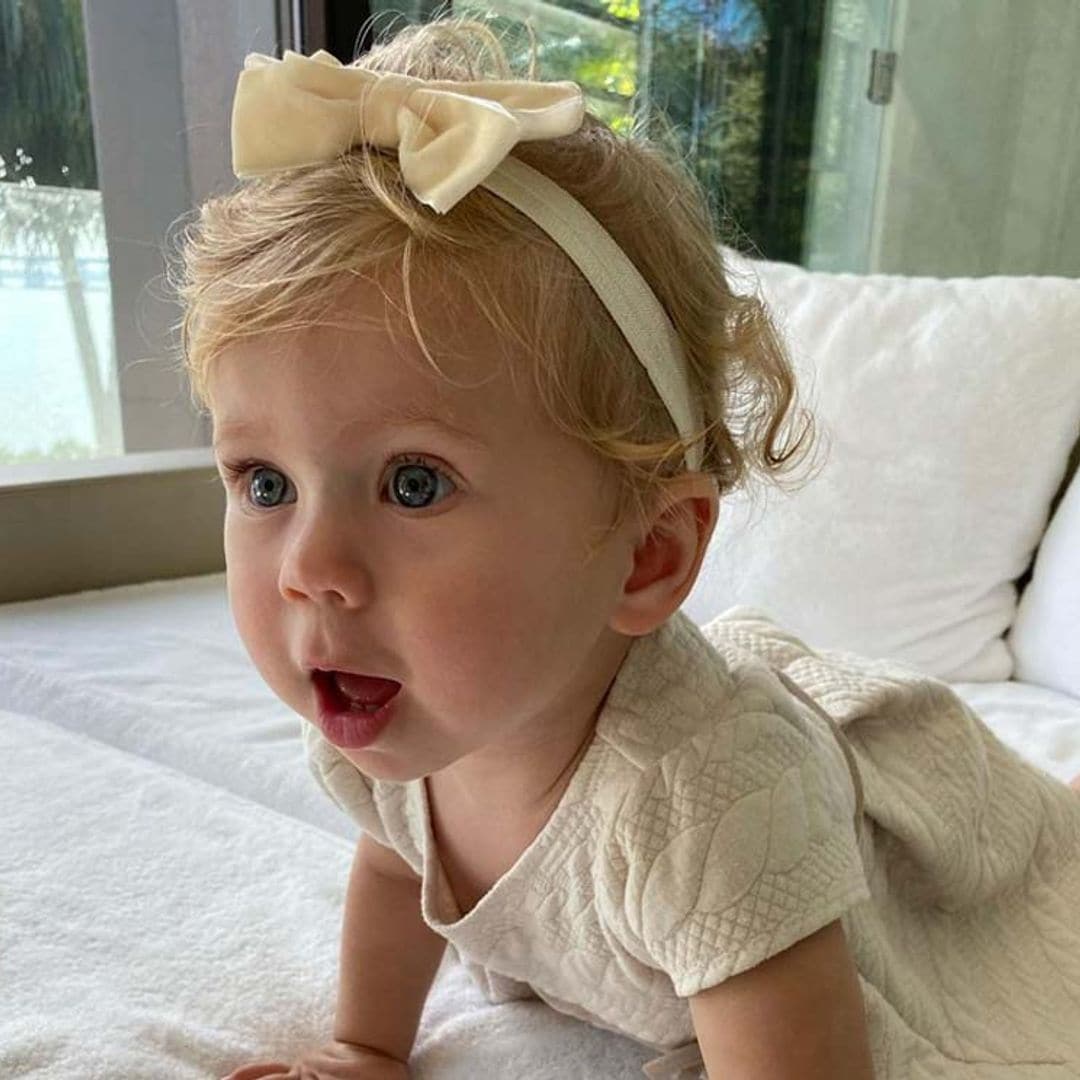 ¡Cómo ha cambiado! Mary, la hija de Enrique Iglesias y Anna Kournikova, cumple un año