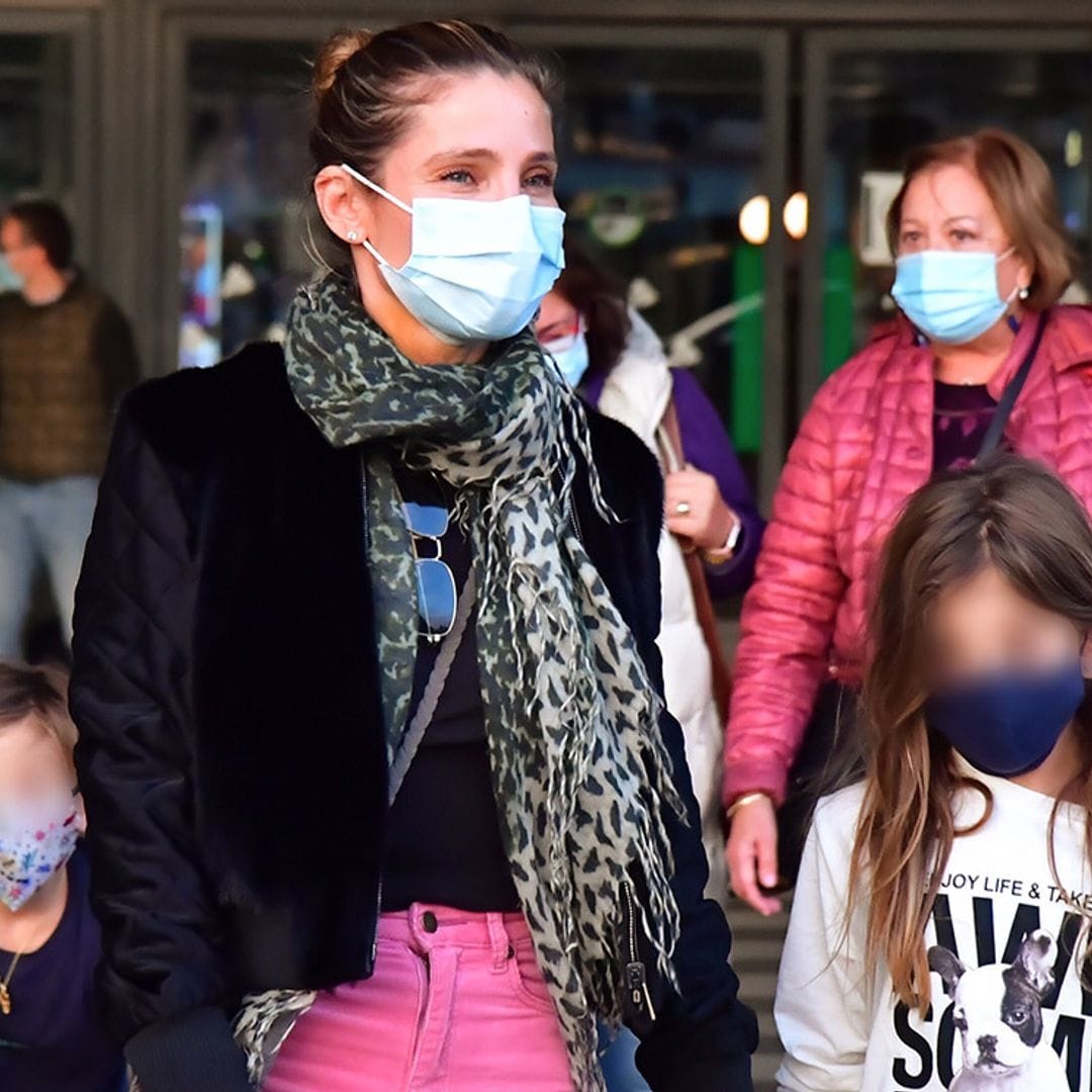 ¡Como nunca antes la habías visto! Elsa Pataky muestra en Sevilla su lado más tierno junto a sus tres hijos