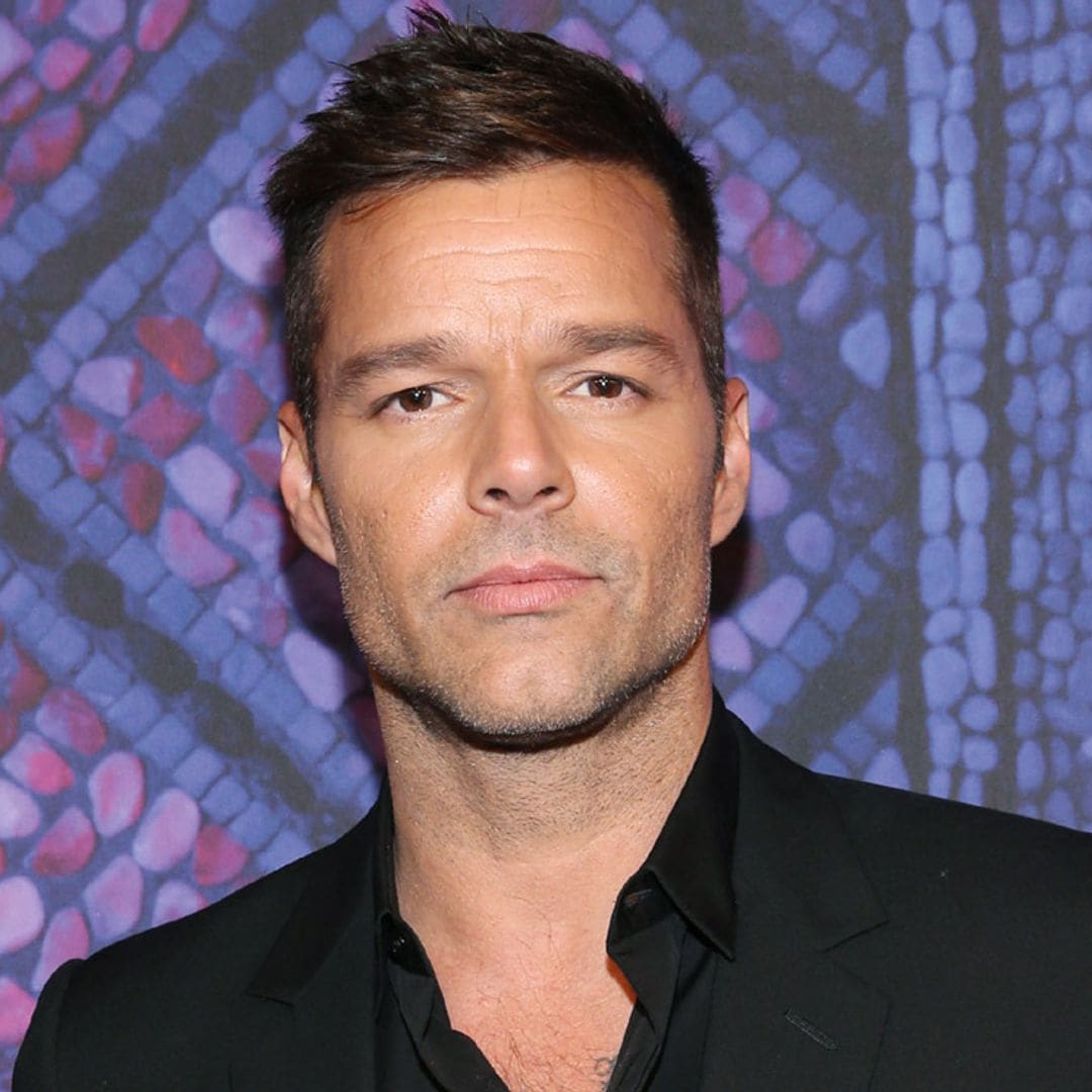 ¡Cambio radical! Ricky Martin se tiñe el pelo, imitando a uno de sus hijos