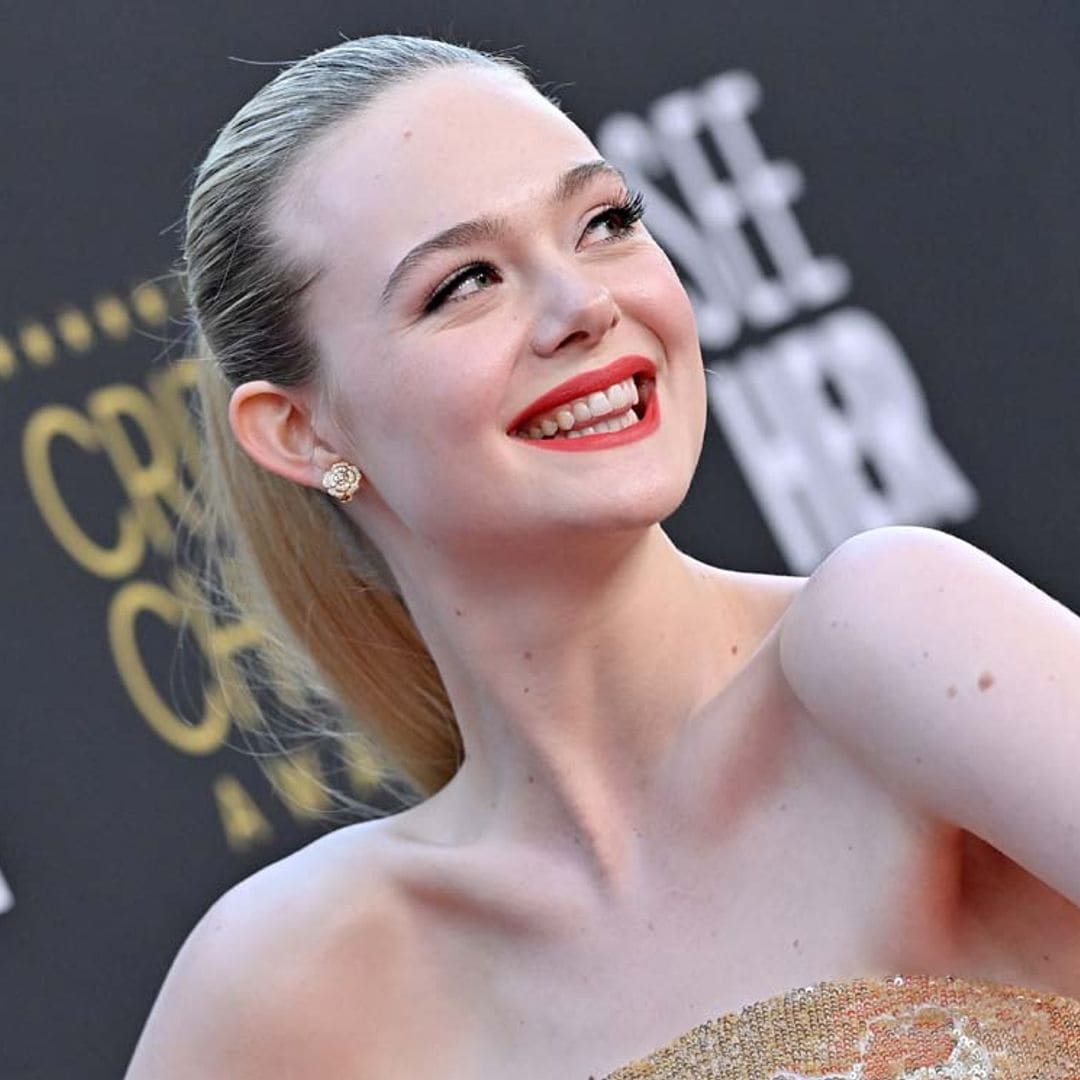 Sabemos en quién se inspiró Elle Fanning y Oscar de la Renta para crear su vestido dorado viral