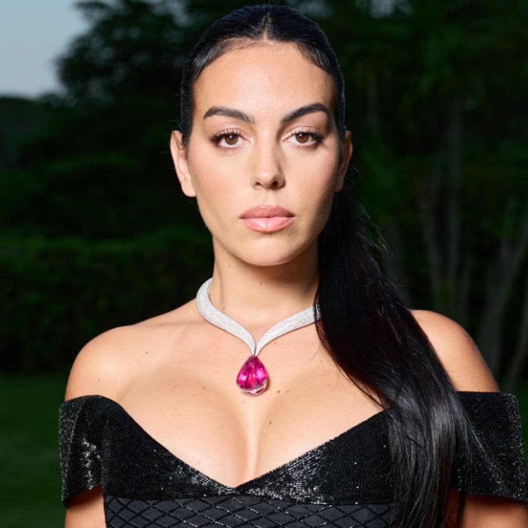 Georgina Rodríguez sorprende en la gala amfAR con un impresionante collar que ya llevó Rihanna