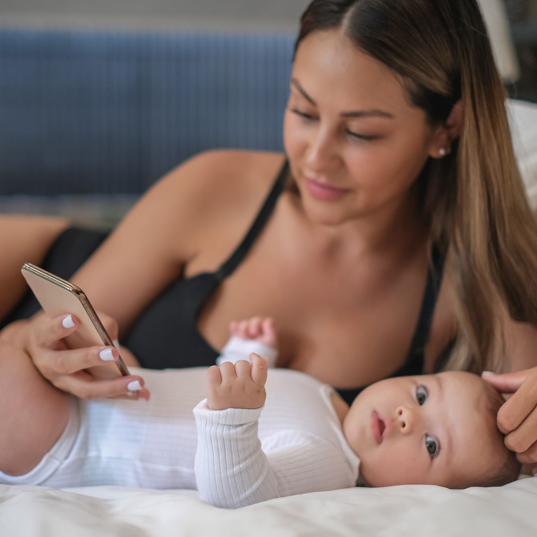 Madres que siguen a ‘influencers’ de maternidad: ¿a qué consejos hacer caso y a cuáles no?