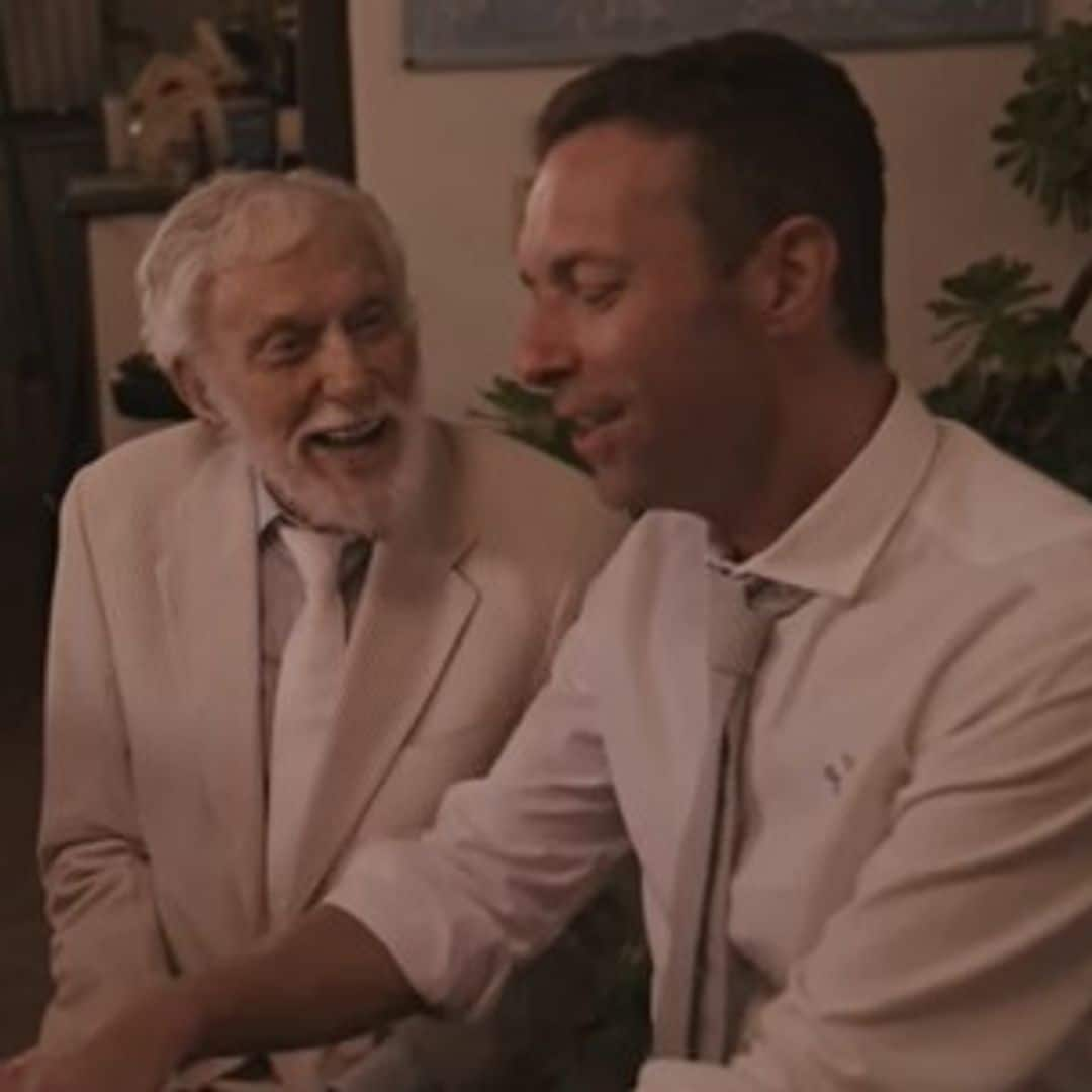 El inolvidable Dick Van Dyke de 'Mary Poppins' protagoniza el videoclip de Coldplay a sus 98 años