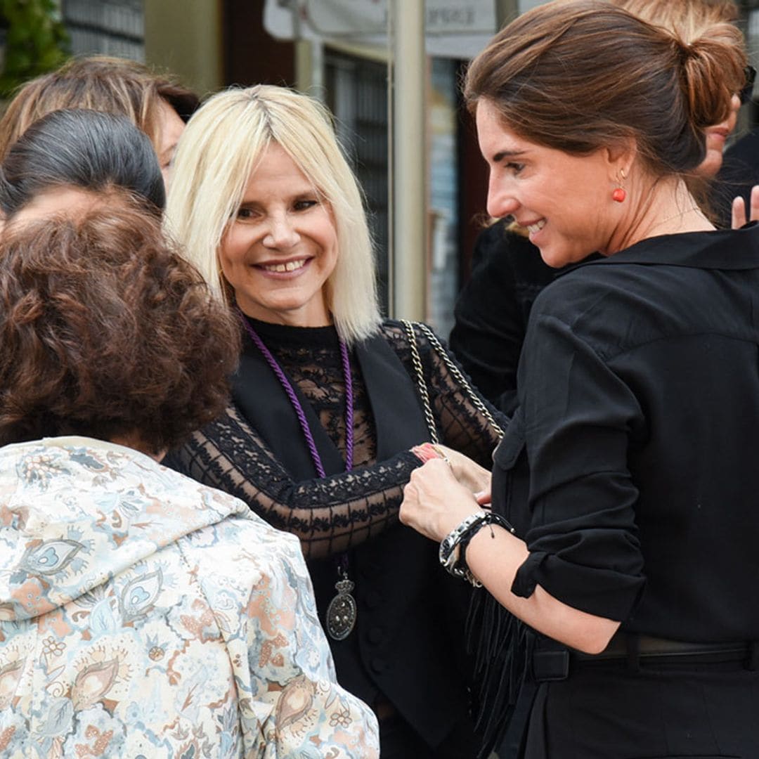 Las imágenes del cariñoso encuentro entre Cayetana Rivera y Eugenia Martínez de Irujo con Lourdes Montes y Francisco Rivera