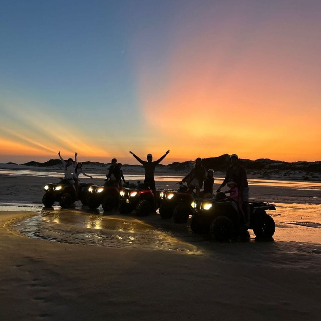 La modelo Gisele Bündchen y su familia visitando Lençois Maranhenses, en Brasil