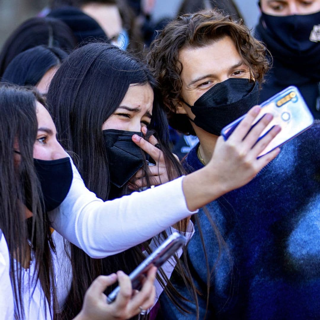 Tom Holland levanta pasiones en Barcelona durante la presentación de su última película