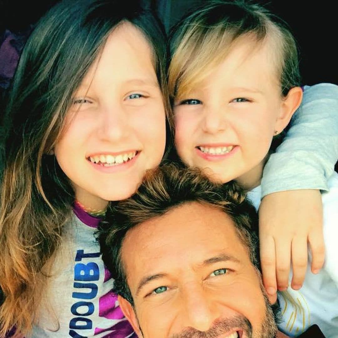 Así cuida Gabriel Soto a sus hijas, aislados en Acapulco por el Coronavirus