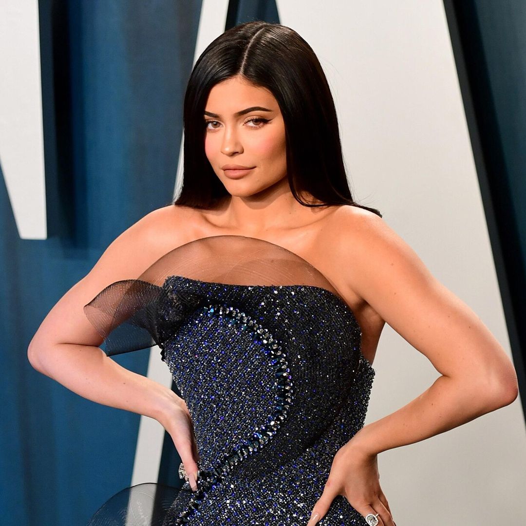 Kylie Jenner y su ajustado vestido para los Oscar, ¡no se podía ni sentar!