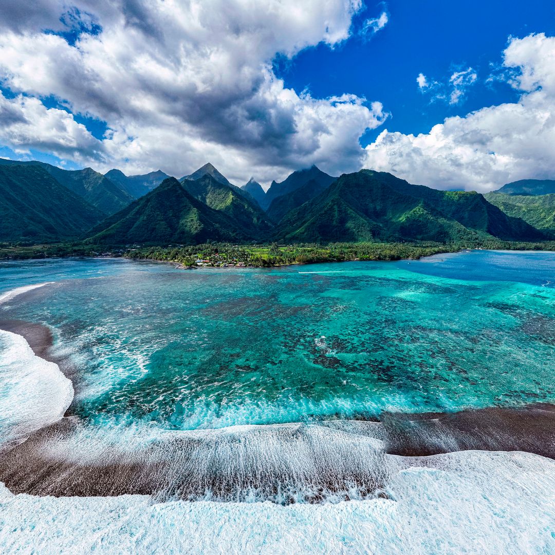 Ola de Teahupoo en las islas de Tahití