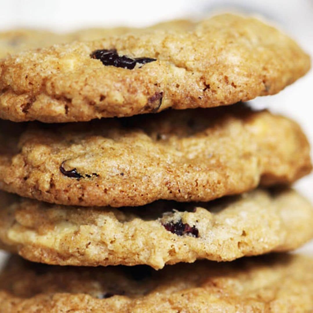 Galletas de avena, chocolate blanco y arándanos