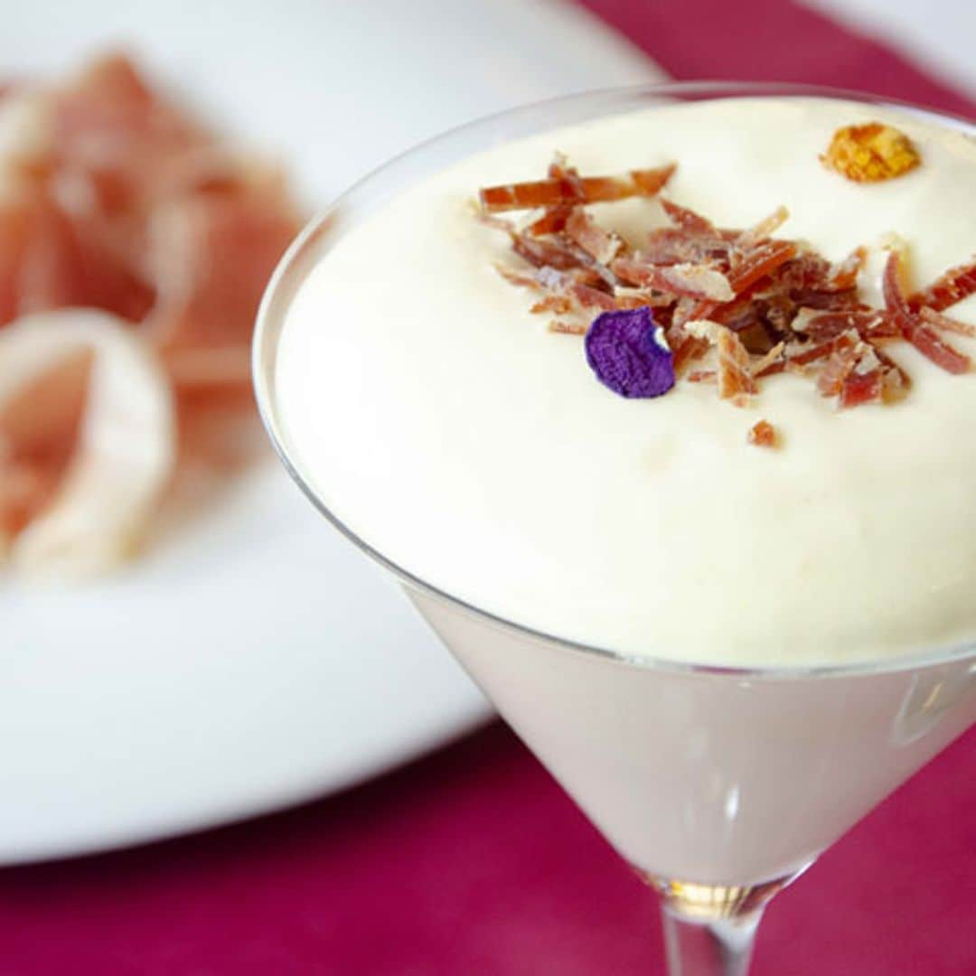 Mousse de queso gruyer con sal de jamón