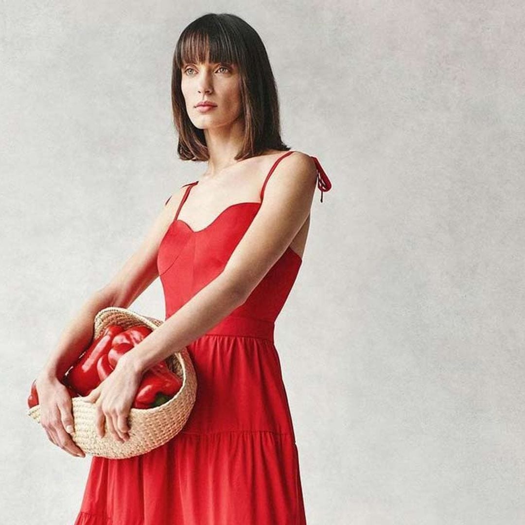 El vestido rojo ideal para una cena romántica lo ha diseñado Tamara Falcó y está de rebajas