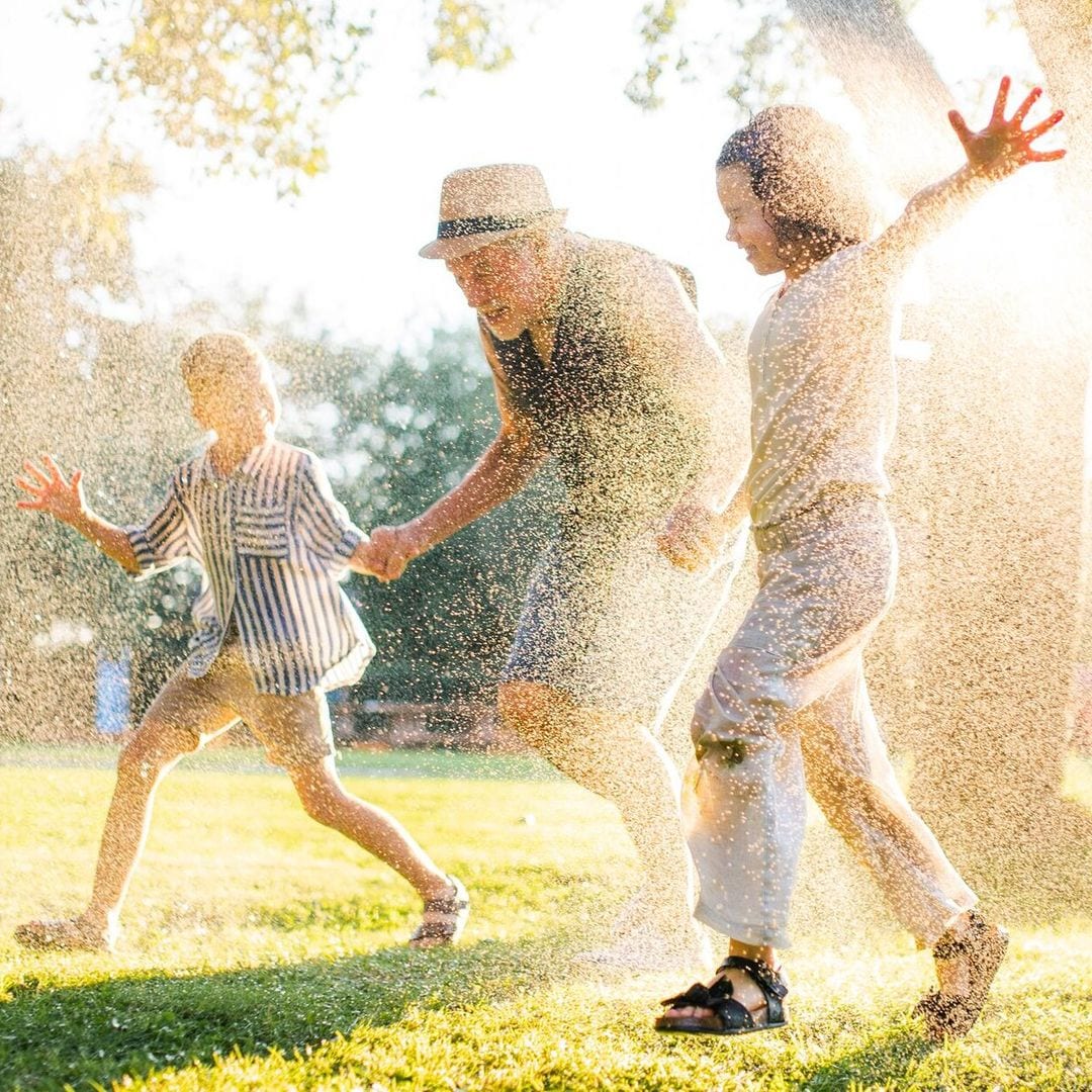 9 ideas de lo más divertidas y refrescantes para mantener a los niños activos en verano