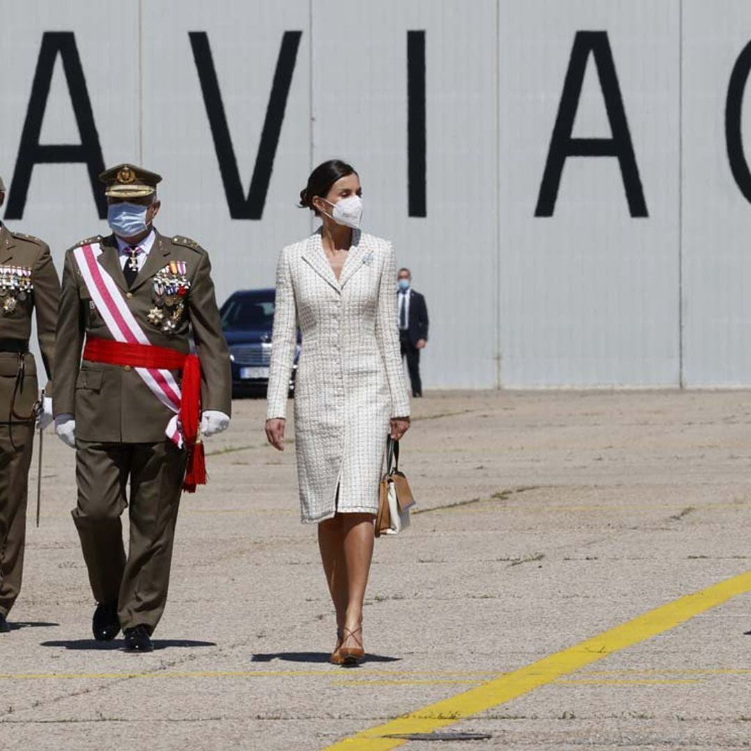 Doña Letizia preside un acto castrense en solitario en la Academia de Aviación del Ejército de Tierra