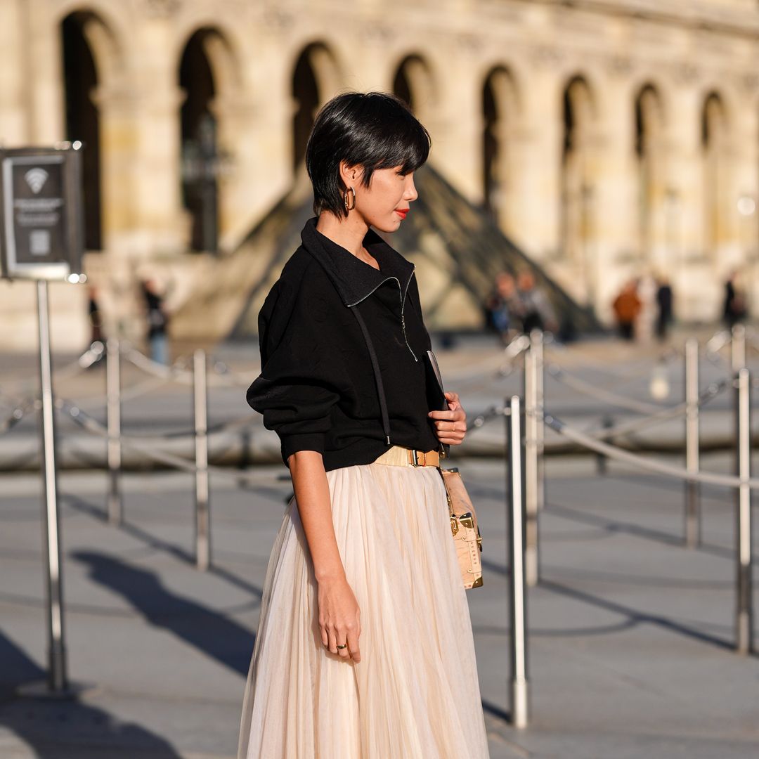 El estilo bailarina en 2025: 3 looks cómodos y femeninos recomendados por nuestra estilista