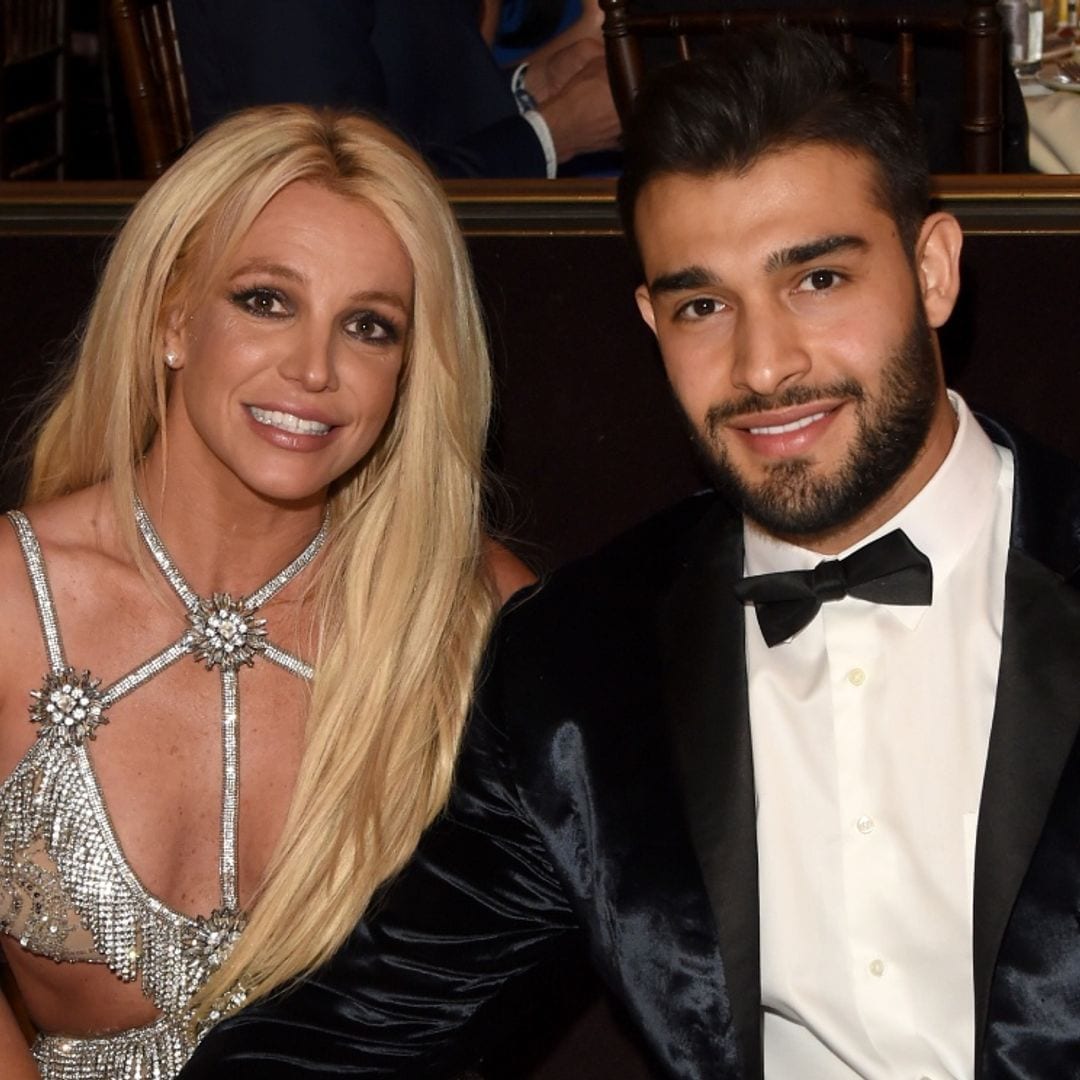 Blanco, radiante y con un 'intruso': Britney Spears comparte una parte de su vestido de novia