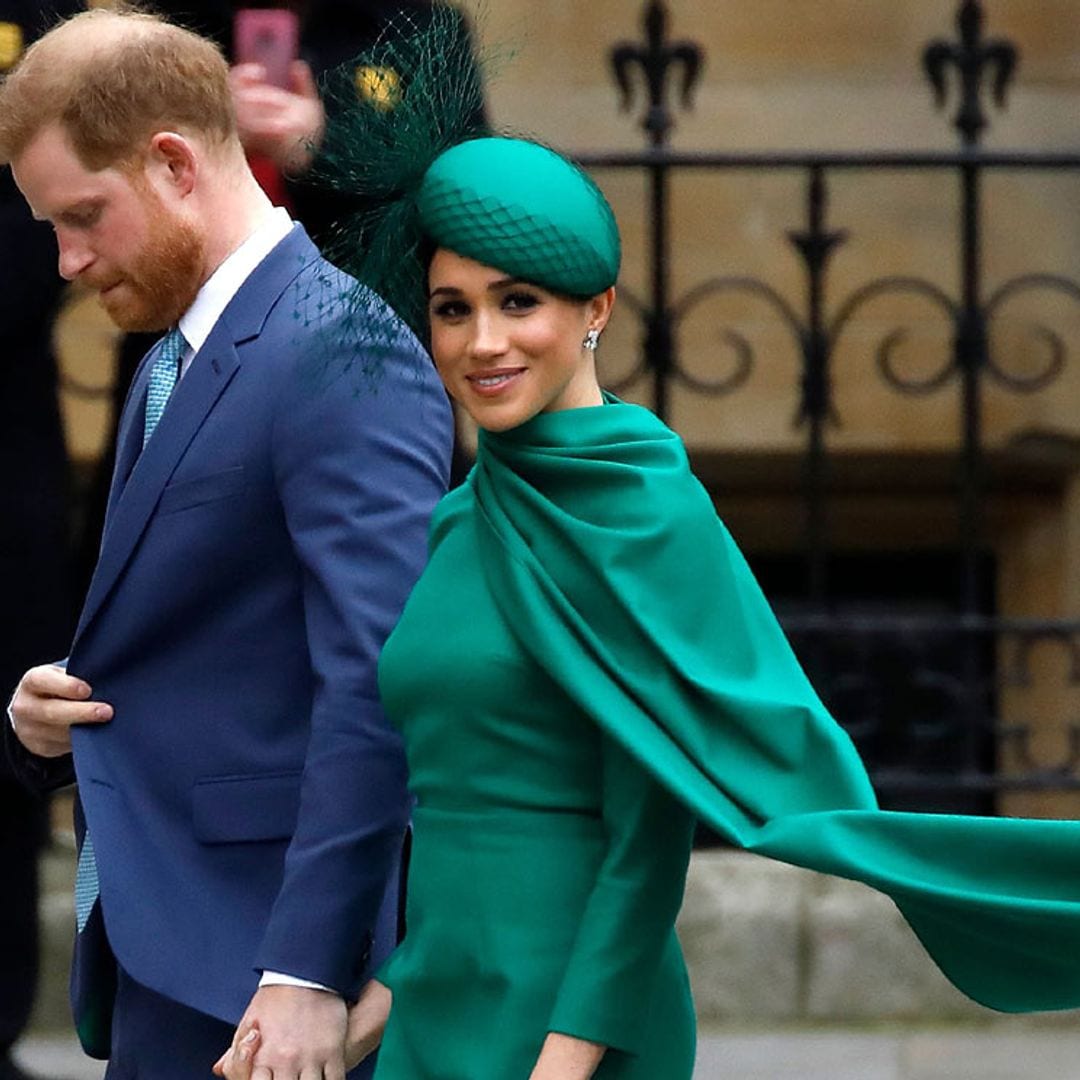 Meghan, imbatible con vestidazo de 'superwoman' en su último duelo de estilo frente a Kate