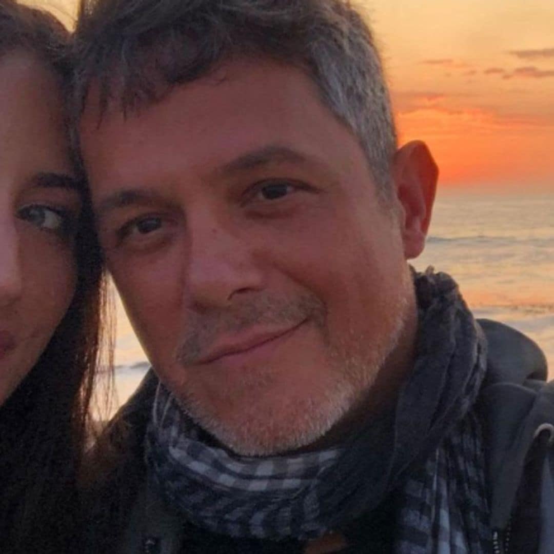 Alejandro Sanz y Rachel Valdés se divierten como niños en el parque de atracciones