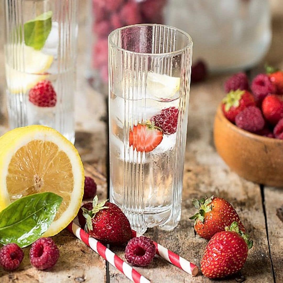 Agua con frutas: así es la limonada 'healthy' del verano