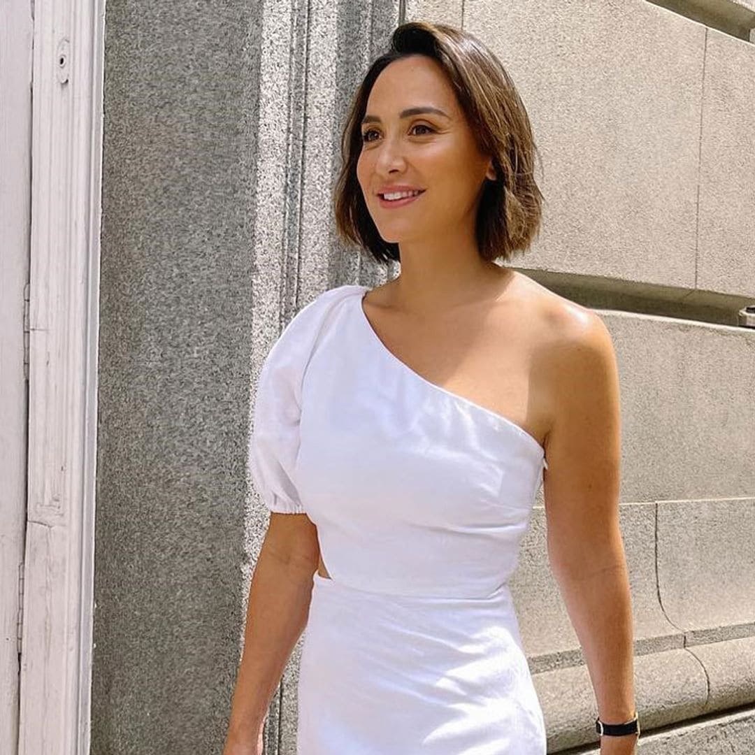 Copia en las rebajas el vestido de lino blanco favorito de Tamara Falcó