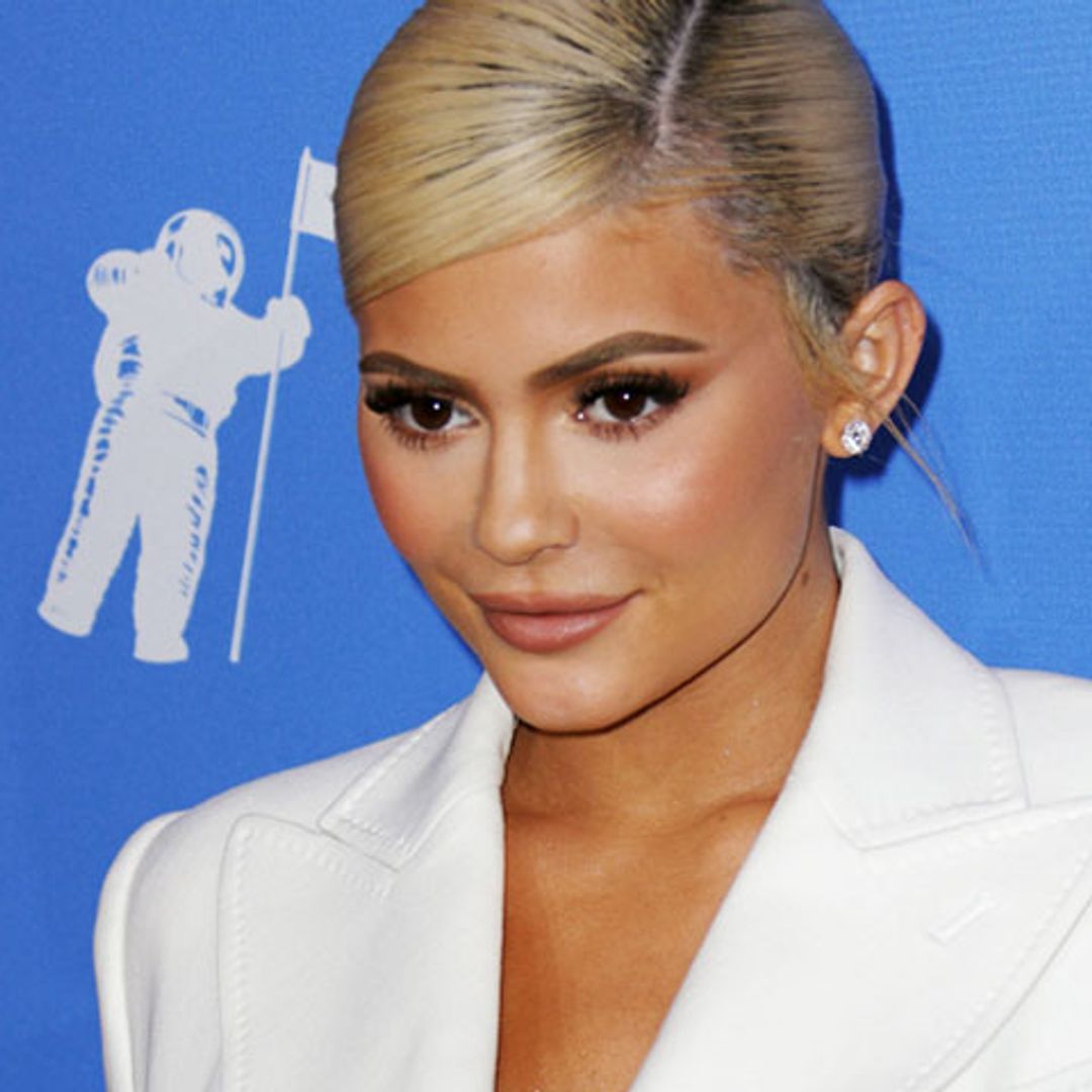 Kylie Jenner tiene un curioso truco para conseguir un 'eyeliner' perfecto