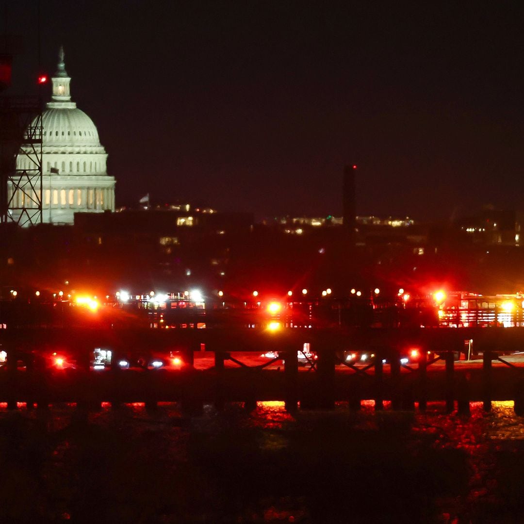 Trágico accidente aéreo en Washington: un avión con 64 personas choca con un helicóptero militar