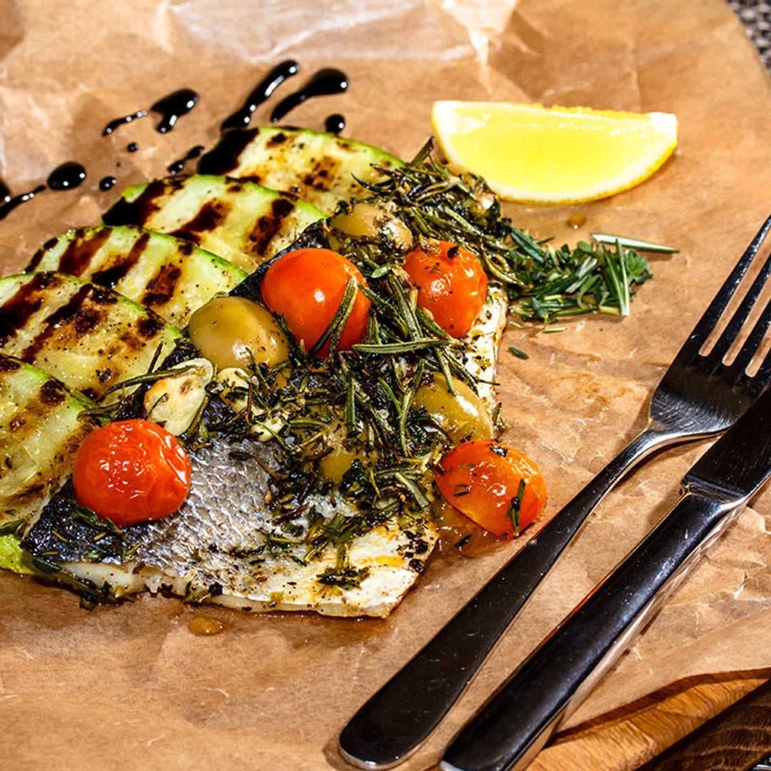 Lomos de lubina con verduras en papillote