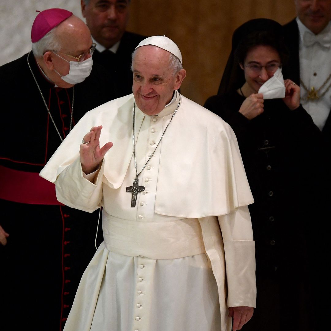 Última hora sobre el Papa Francisco: el Vaticano informa de una 'leve mejoría'