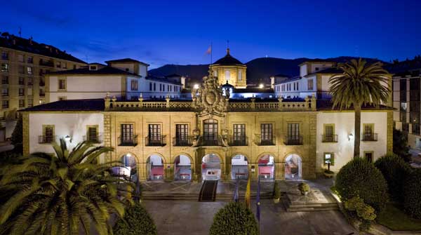 Hotel Reconquista