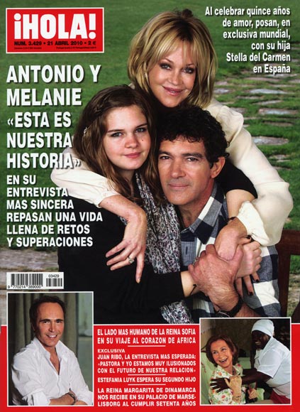 En ¡HOLA!: Antonio Banderas y Melanie Griffith posan, en exclusiva mundial al celebrar quince años de amor, con su hija Stella del Carmen en España: 'Esta es nuestra historia'