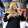 Una embarazadísima Mariah Carey da la bienvenida a la Navidad en Disneyland